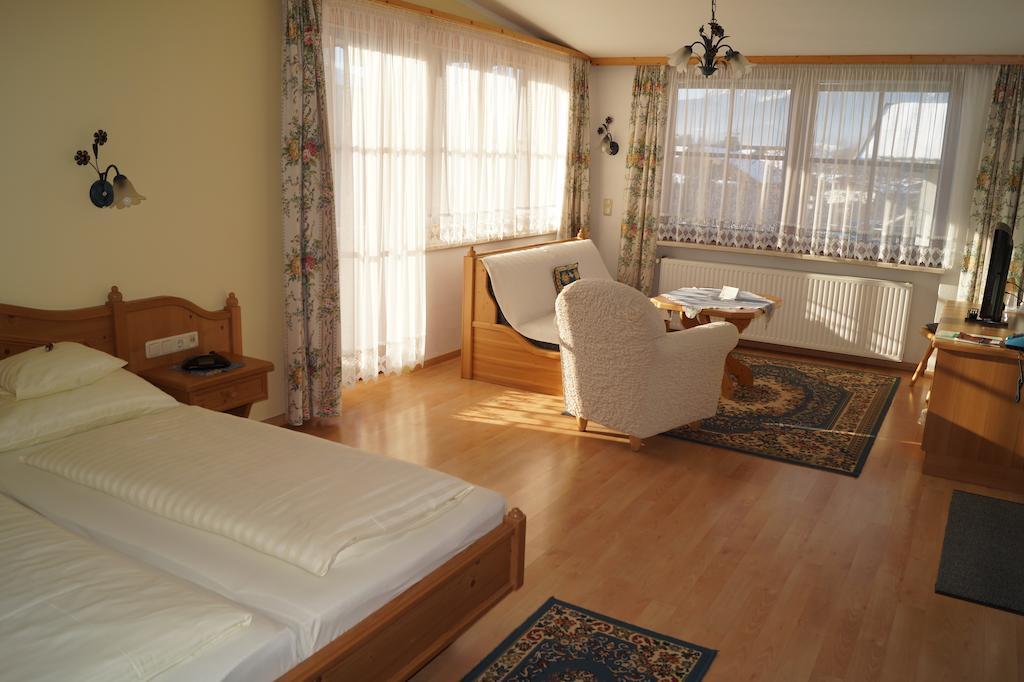 Hotel Sonne St. Johann in Tirol Værelse billede