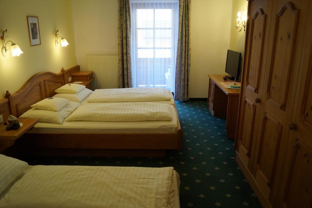 Hotel Sonne St. Johann in Tirol Værelse billede