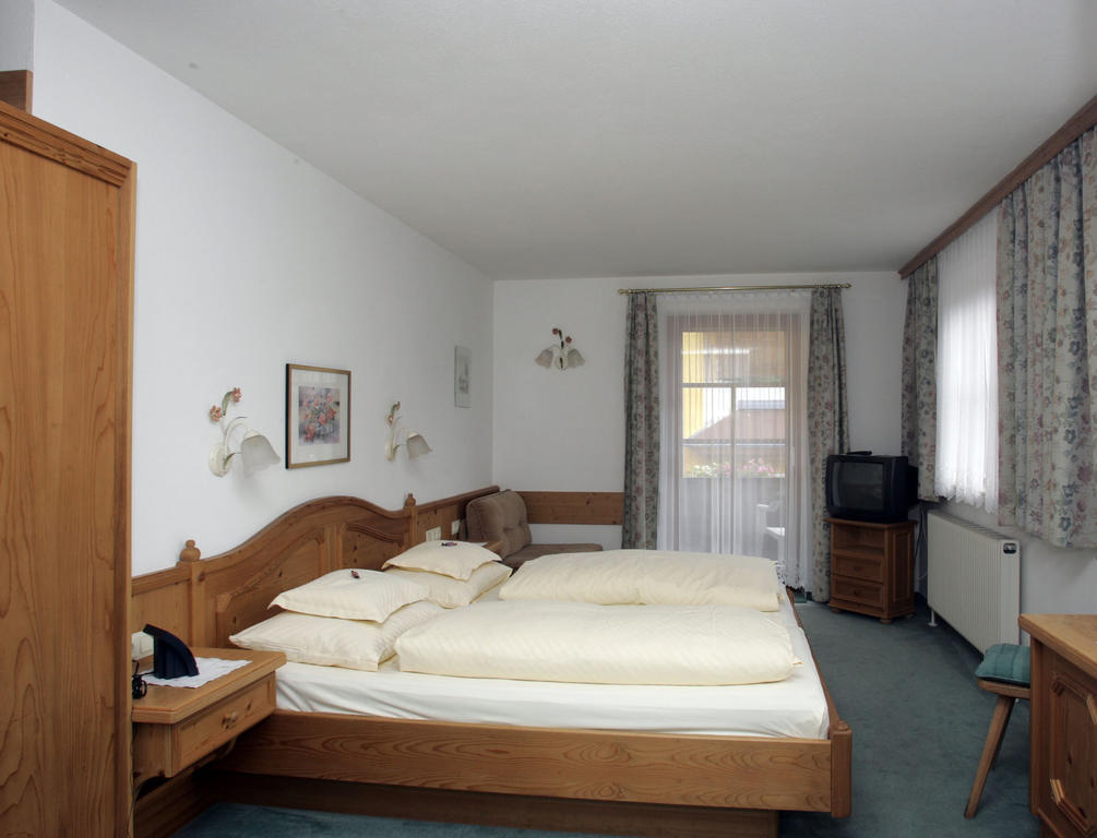 Hotel Sonne St. Johann in Tirol Værelse billede